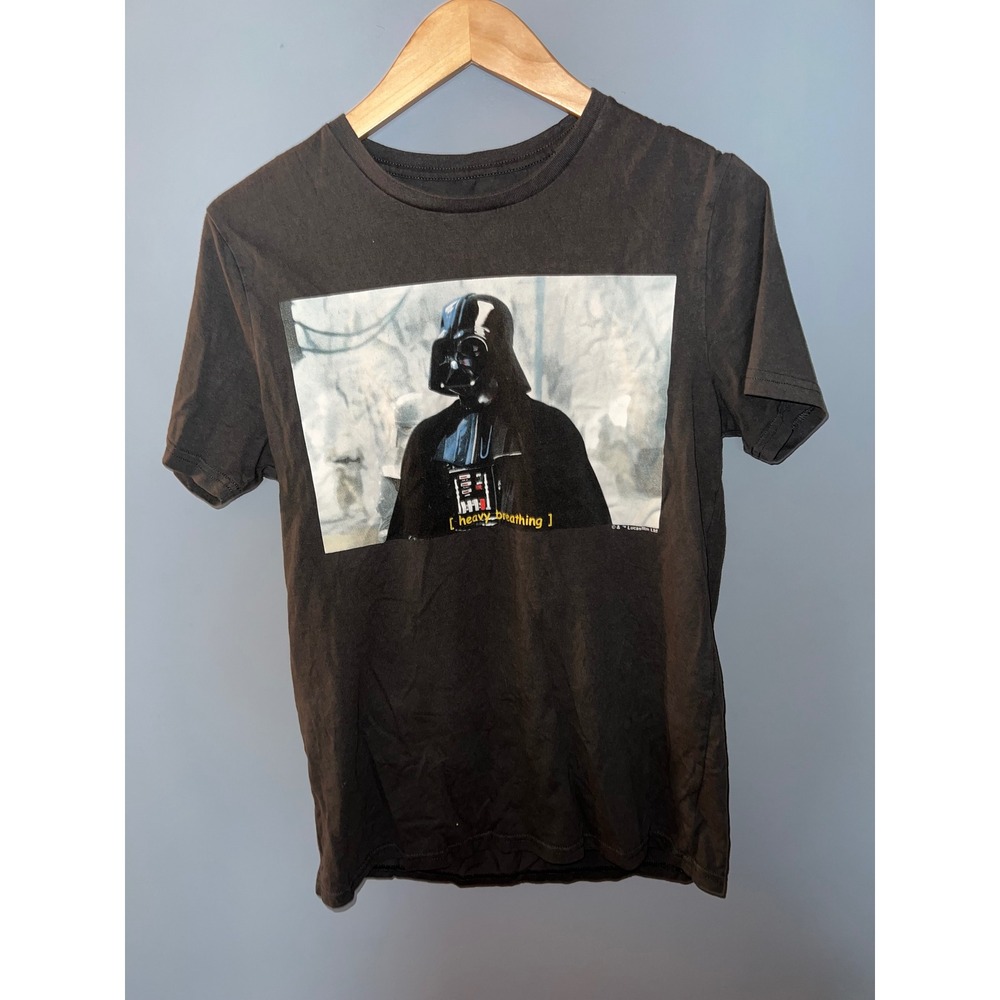 Old Navy Star Wars Darth Vader Heavy Breathing Graphic Tee Charcoal Gray Small